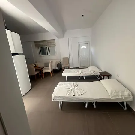 شقة Orestis ساراندا